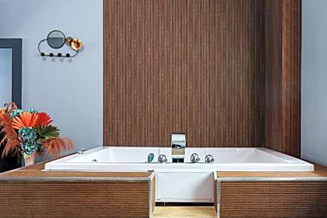Deluxe Double Room with Bath