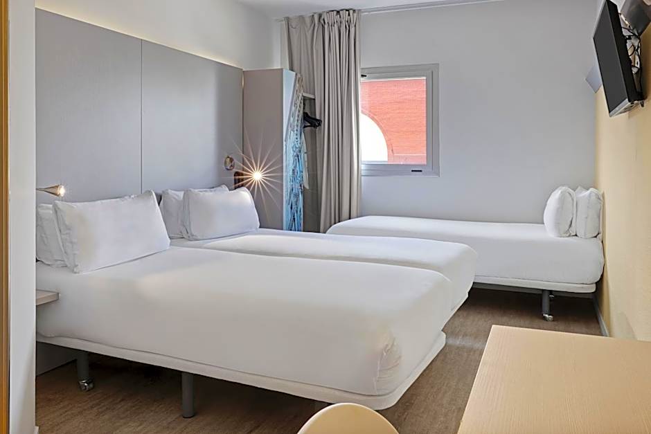 B&B Hotel Girona 2