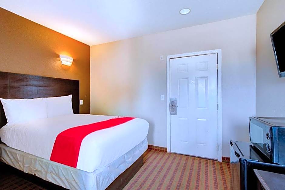 Hotel O Dilley Main St TX
