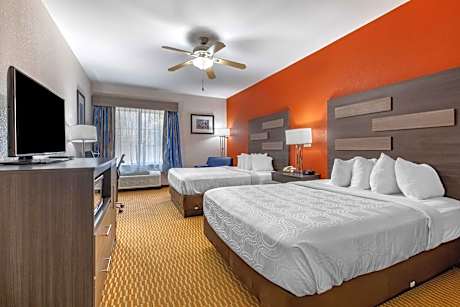 Queen Room with Roll-In Shower - Disability Access/Non-Smoking