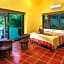 Villa Kiwi. Huge Pool, Steps To Town n Beach. 6 plus BRM 7.5 BTH 3 KCN