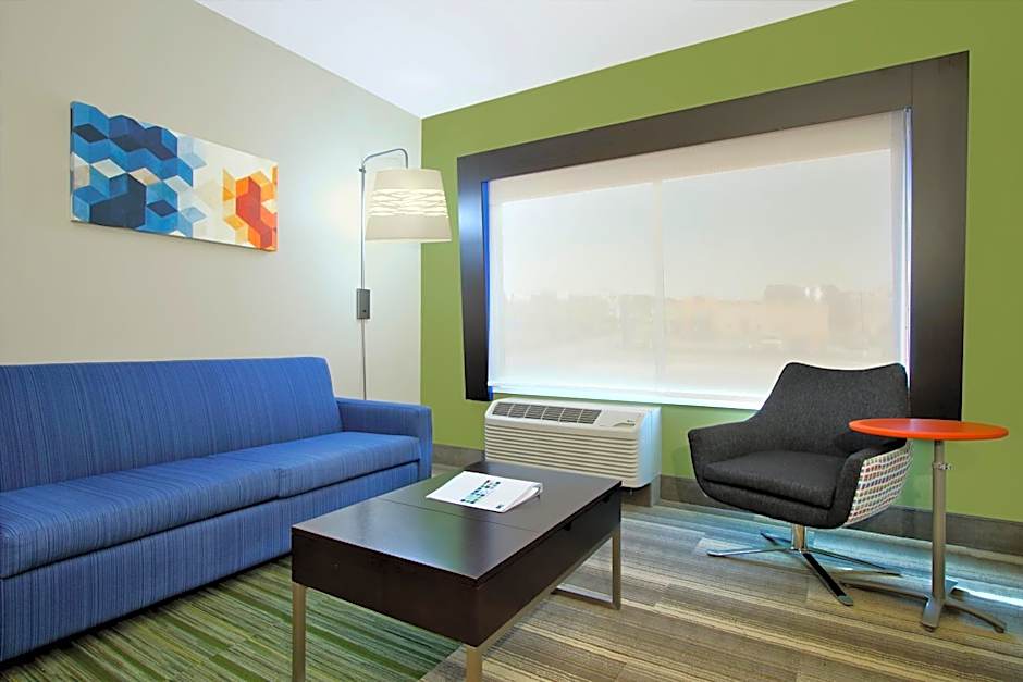 Holiday Inn Express & Suites Brookshire - Katy Freeway By IHG