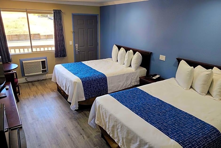 Travelodge by Wyndham Clearlake