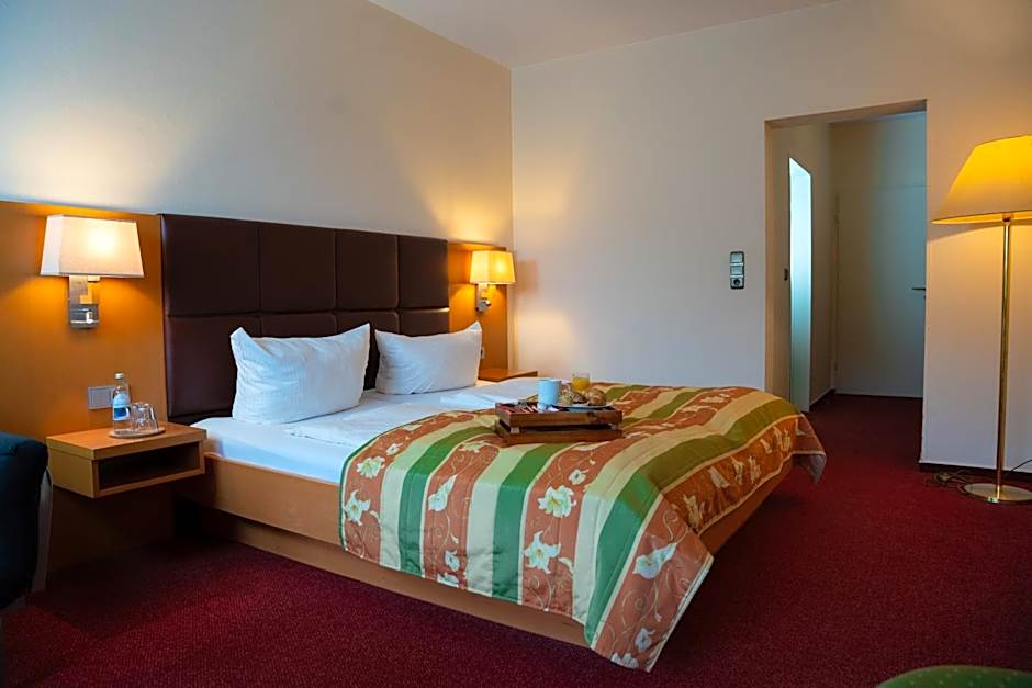 Alembra - Hotel zur Moselbrücke