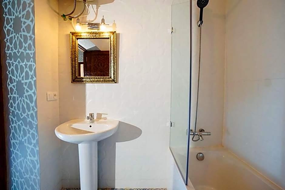 Riad Amelia : Lalla Fatima Zohra Room