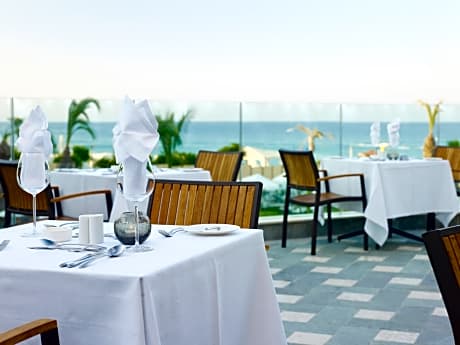 Sunrise Pearl Hotel & Spa - Alojamientos en PROTARAS