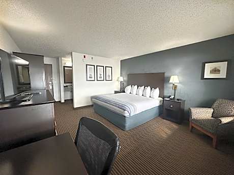 Deluxe King Room - Non-Smoking