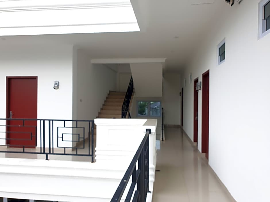 OYO 90536 Wenasia Residence – Manado, CA
