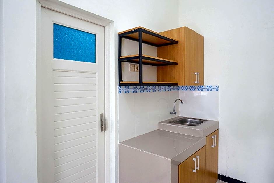 RedDoorz near Terminal Tirtonadi 2