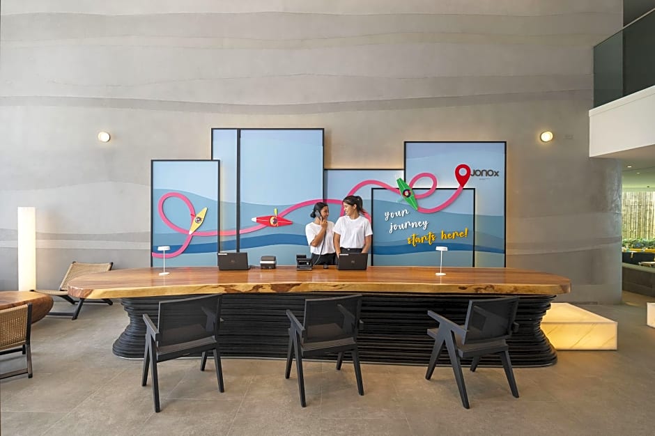 JonoX Phuket Karon Hotel