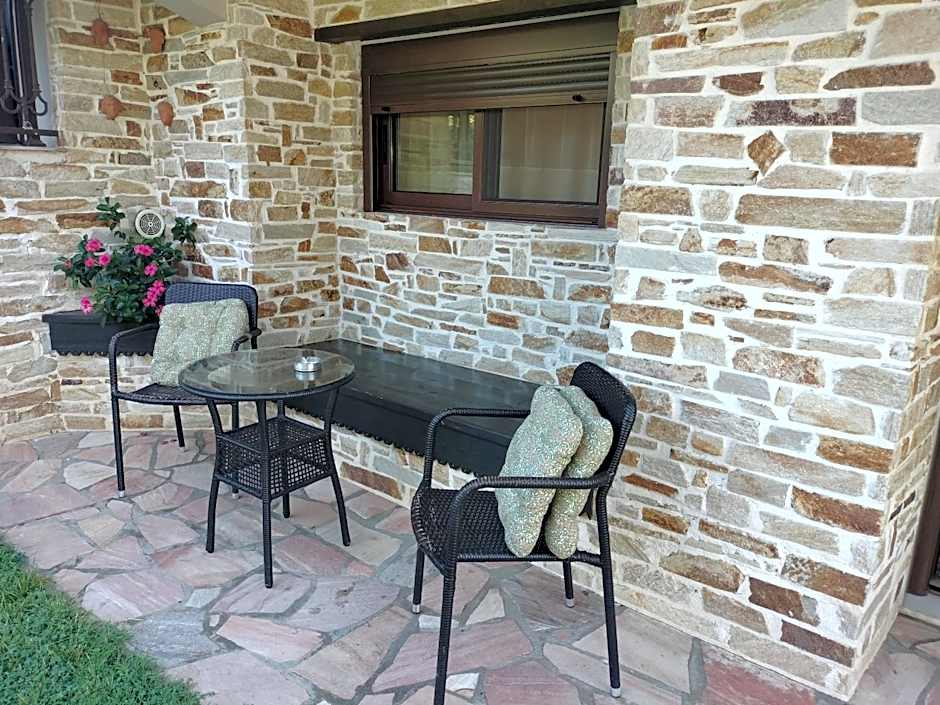 Anassa Deluxe Apartments & Studios