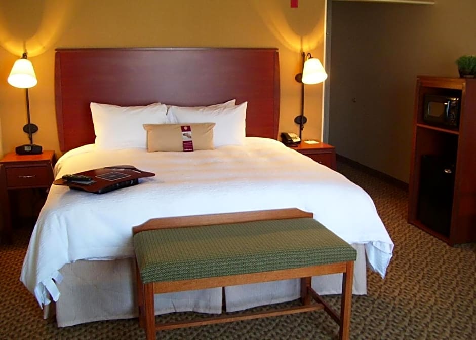 Hampton Inn and Suites Bakersfield North-Airport
