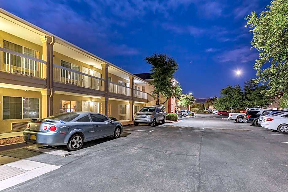Suburban Studios Albuquerque Uptown