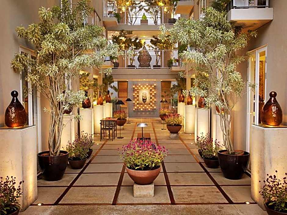 KoenoKoeni Boutique Hotel