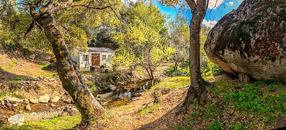 Genas's Sierra Inn & Restaurant