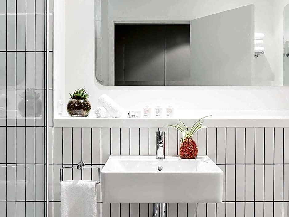 The Larwill Studio Melbourne - Art Series