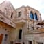 Sarnich Cave Suites