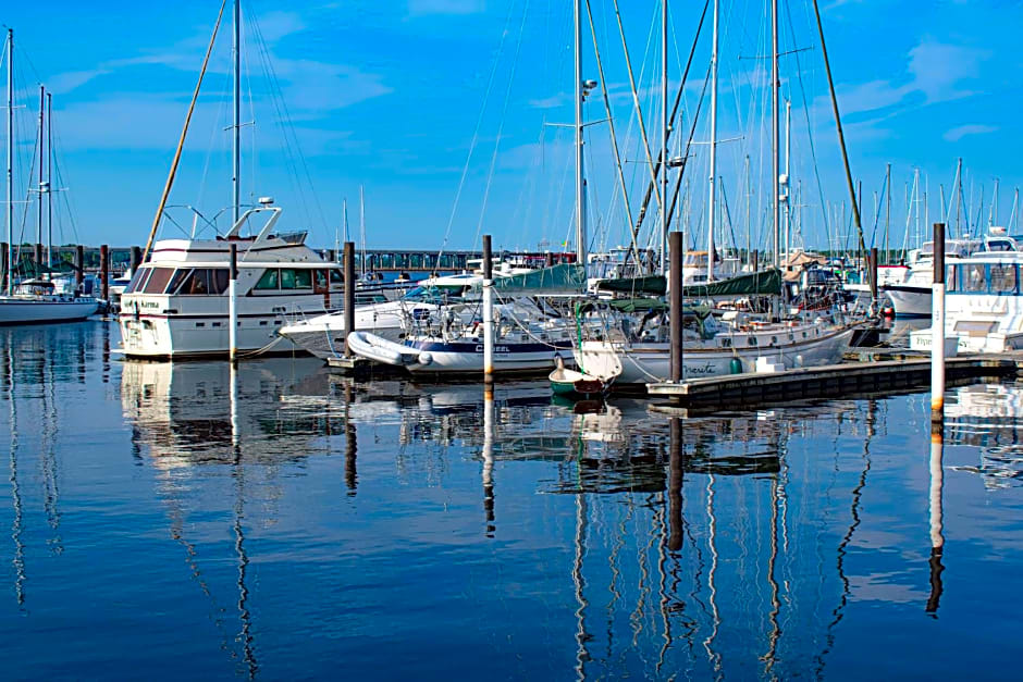 DoubleTree by Hilton New Bern - Riverfront