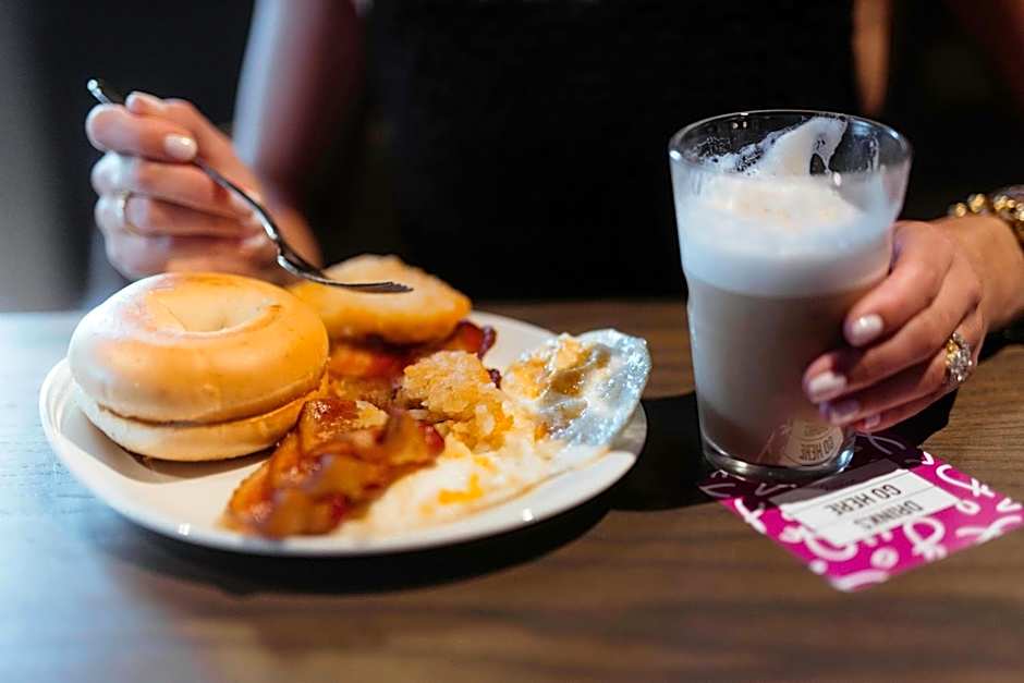 Moxy Halifax Downtown