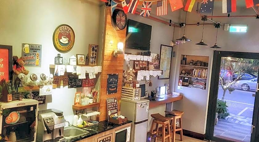 角舍背包客棧 -近火車站