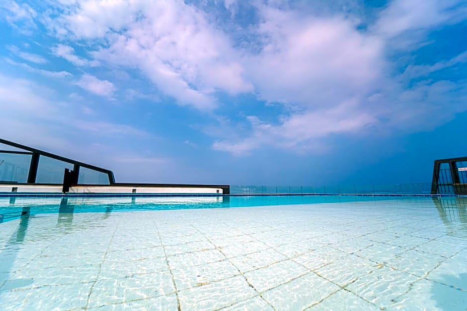 The BlueMark Hotel Sokcho