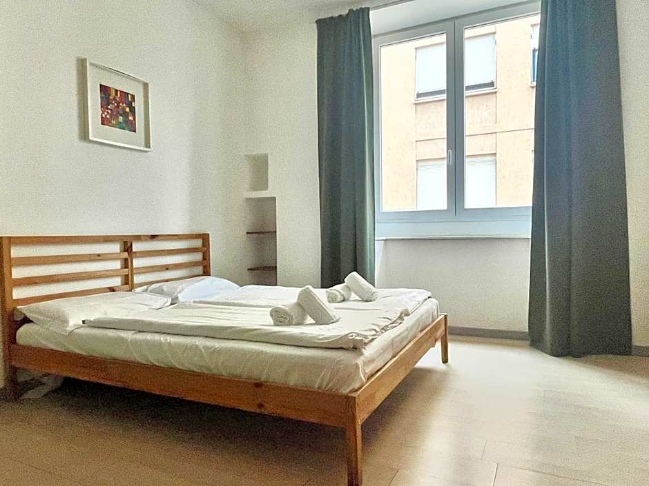 GuestHouse University by LR - self check in