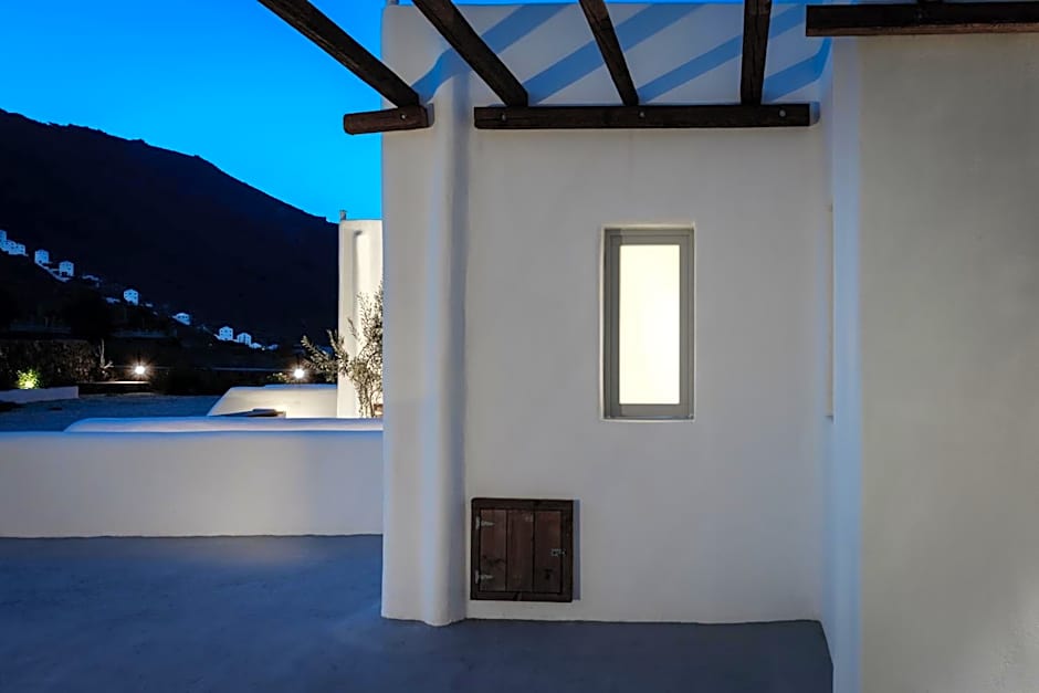 Bianco Diverso Suites