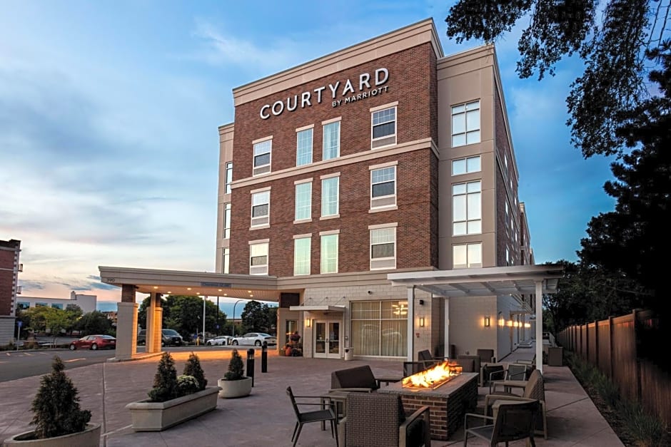 Courtyard by Marriott Rochester Downtown