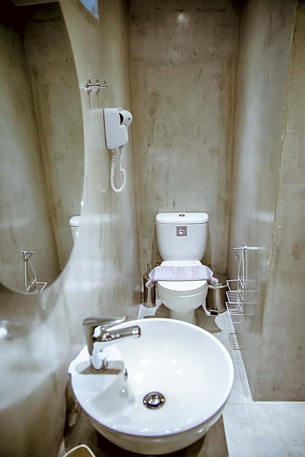 Gregory Comfort Hotel