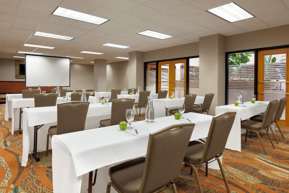 Embassy Suites by Hilton Oklahoma City Will Rogers Airport