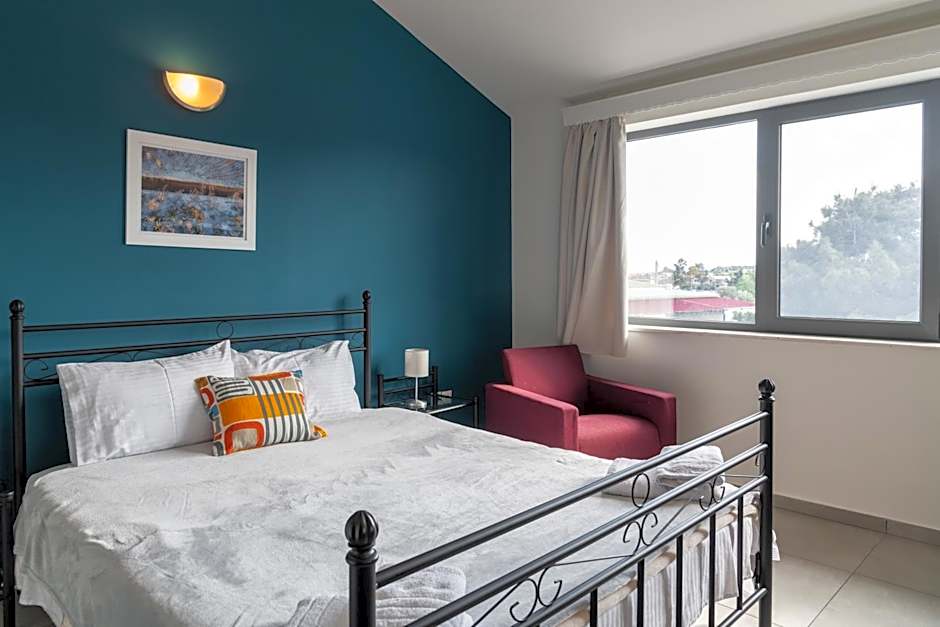 CHROMA Lodge Pikermi