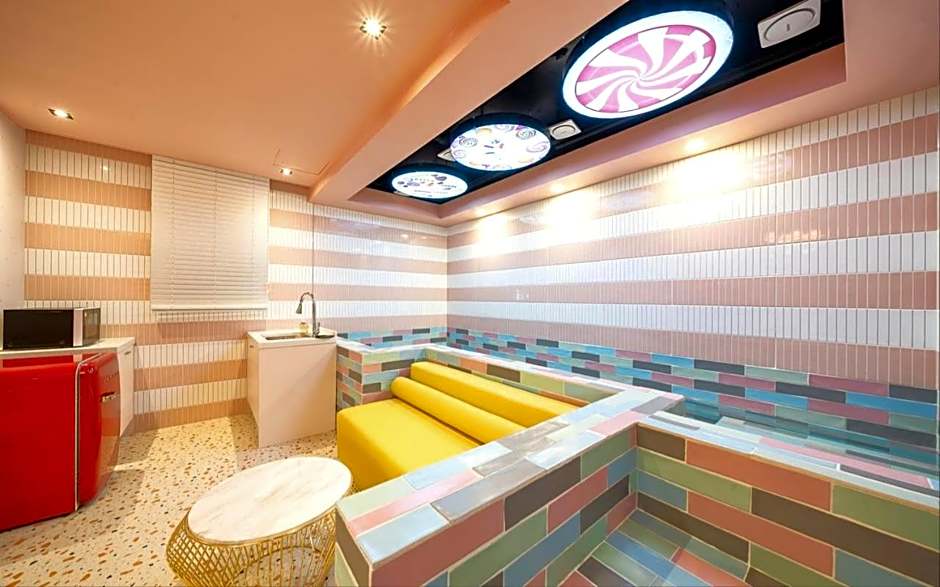 Jangyu Almond Kids Hotel