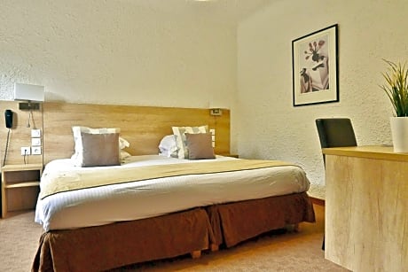 Double Room (2 Adults)