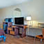 Super 8 by Wyndham Livingston