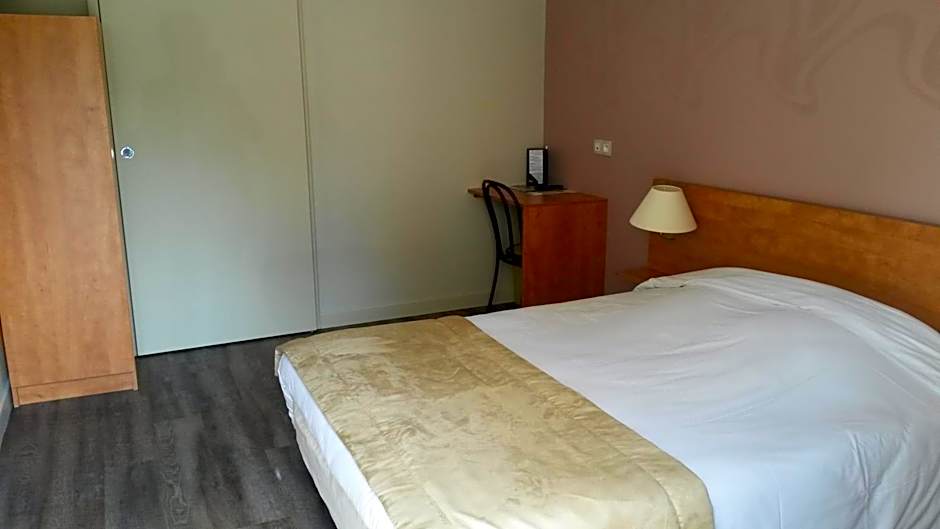 HOTEL RESTAURANT La CREPERIE Du CHATEAU