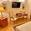 FLEUR DE LIS HOTEL