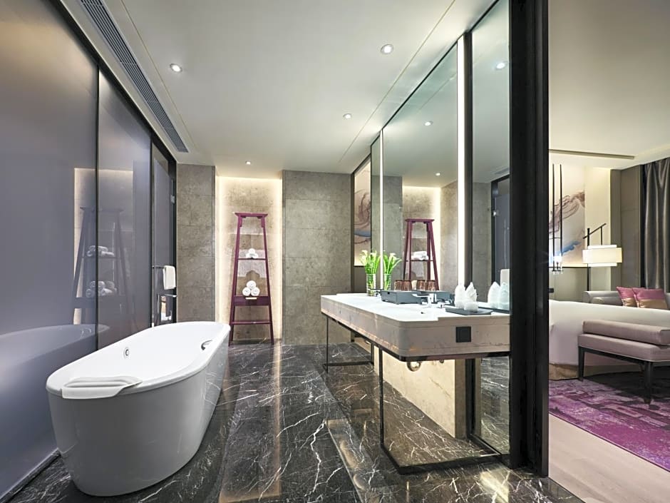 Crowne Plaza Wuxi Lake View, an IHG Hotel