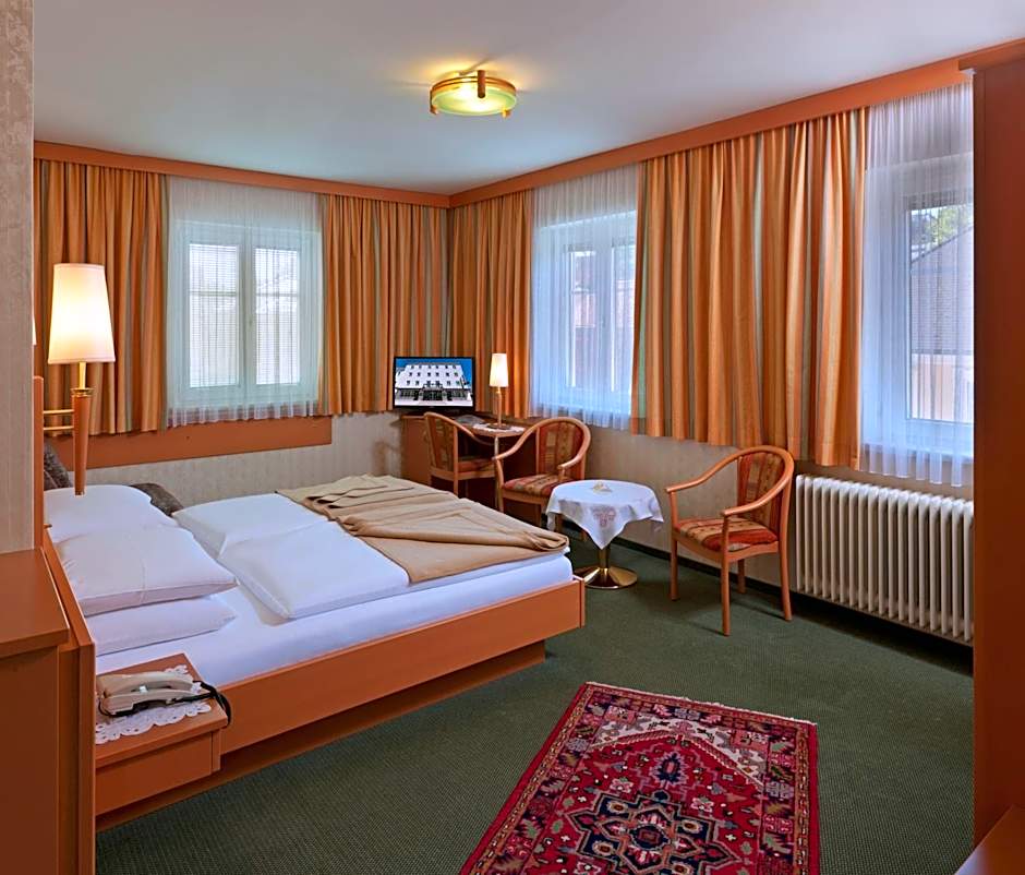 Photo 1 of 9 of Double Room
