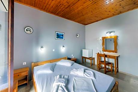 Double or Twin Room with Sea View