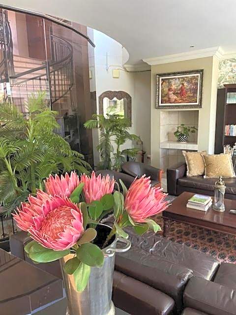 Casa Flora Guesthouse