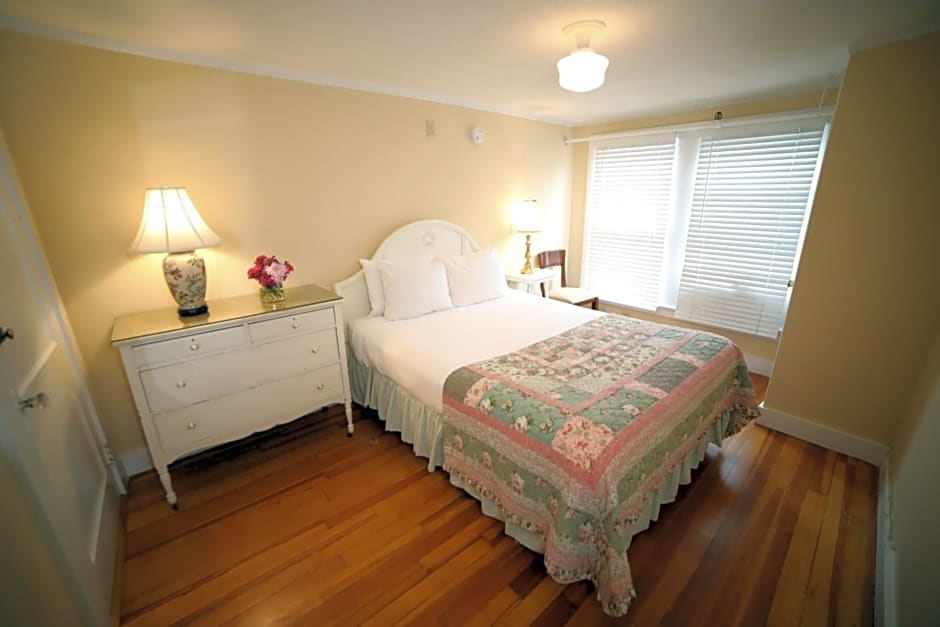 The Kennebunk Inn