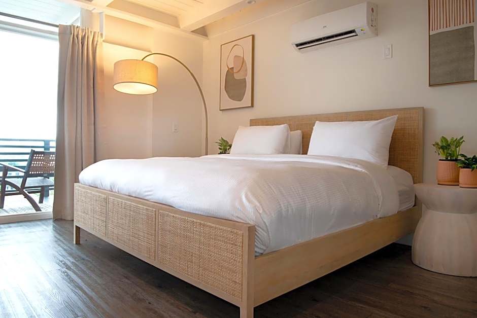 Hollywood Hills Hotel