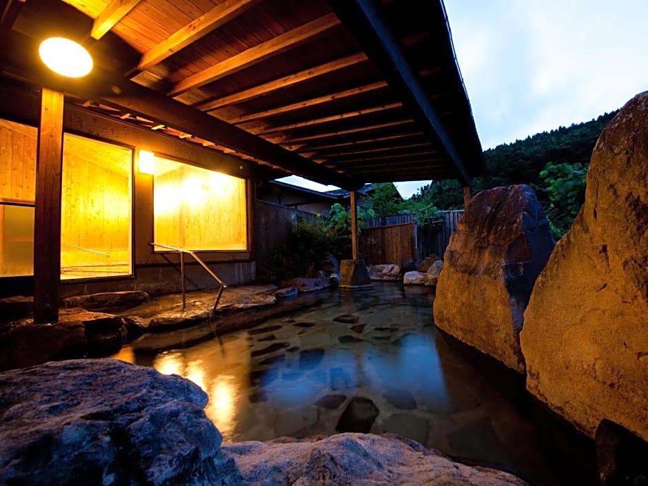 Yufuin Ryokan Gettouan