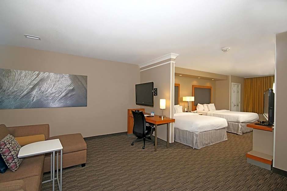 Photo 1 of 1 of Larger Studio 1 Queen Bed