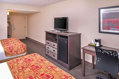 2 Queen Beds, Non-Smoking, Exterior Room, High Speed Internet Access, Coffee Maker, Continental Brea