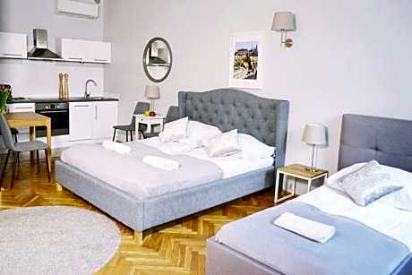 21 Floriańska Street Apartments