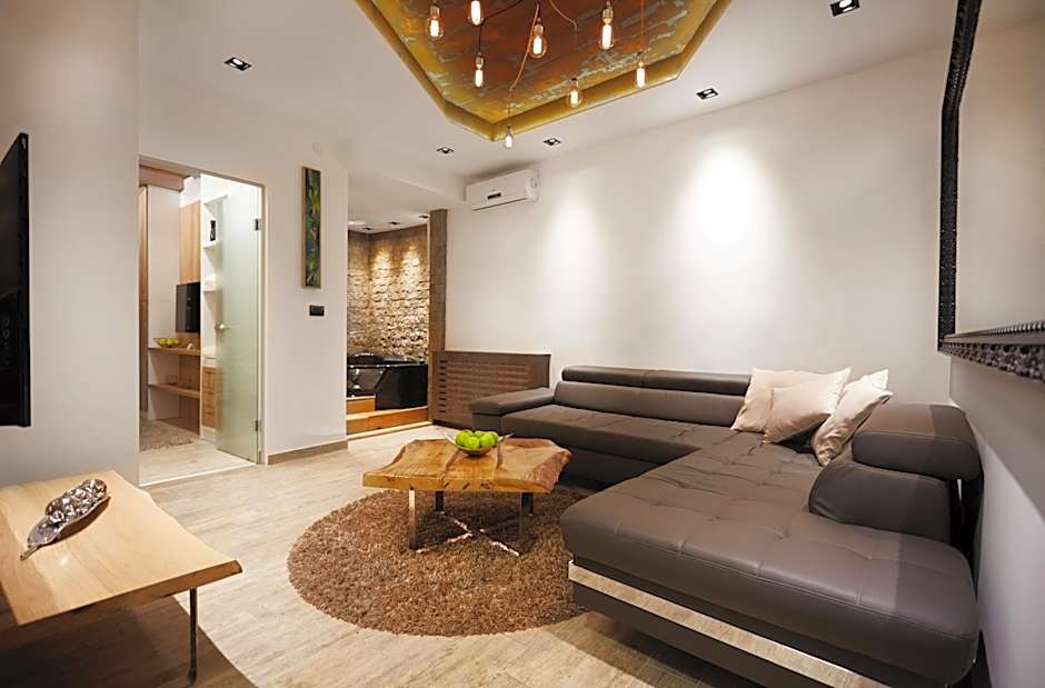 One Luxury Suites
