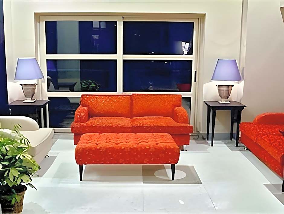 Almena Hotel