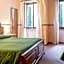 Hotel Monica