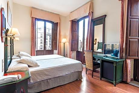 Superior Twin Room with City View